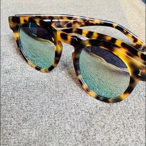 Illesteva | Leonard Sunglasses | Mirrored